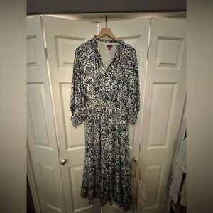 Vince Camuto Navy and White and blue Floral Maxi Dress